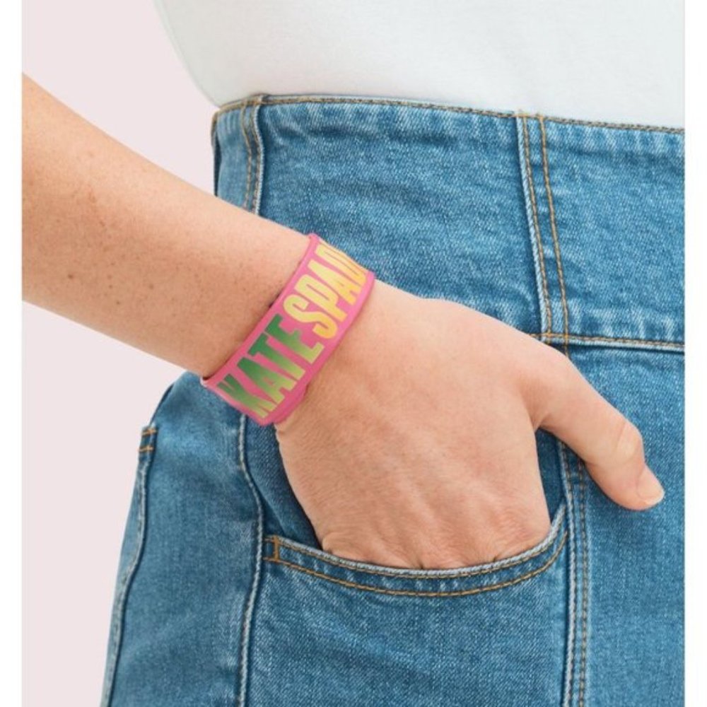 KATE SPADE OMBRE-LOGO SLAP BRACELET - Picture 2 of 4